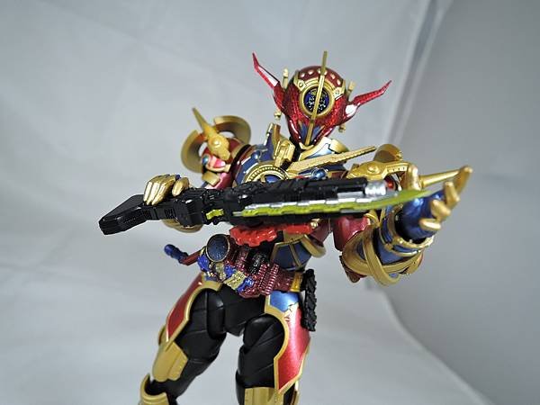 SHF 仮面ライダーエボル%26;BCR 仮面ライダービルド ジーニアス (69).JPG