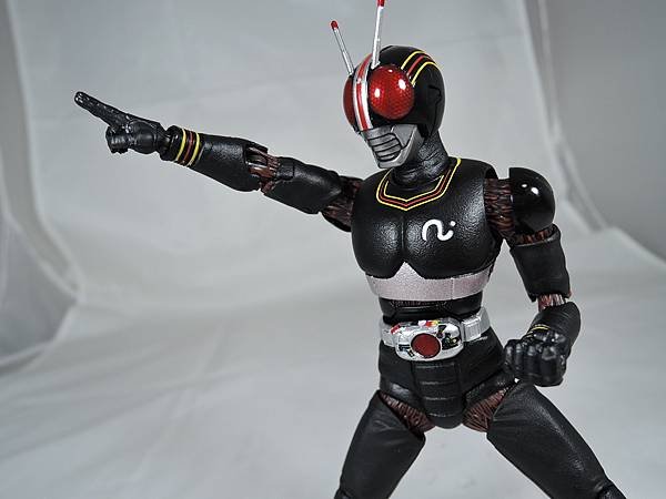 SHF 仮面ライダーブラック (12).JPG