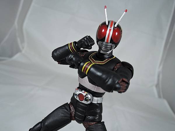 SHF 仮面ライダーブラック (7).JPG