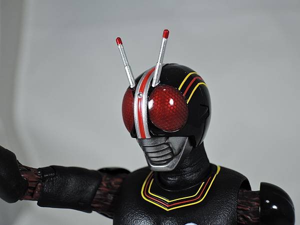 SHF 仮面ライダーブラック (18).JPG