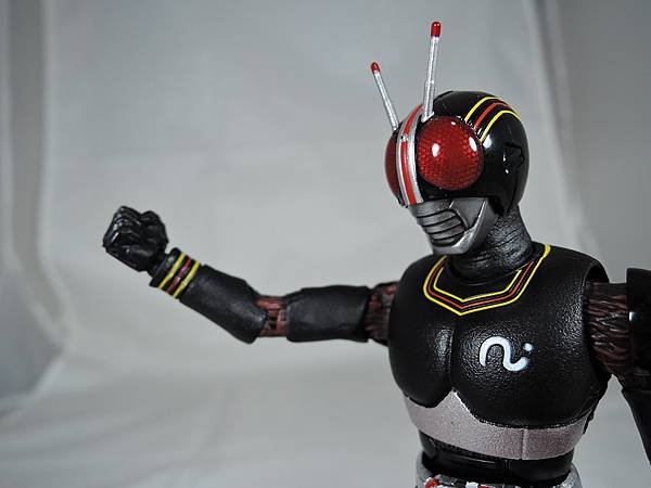 SHF 仮面ライダーブラック (14).JPG