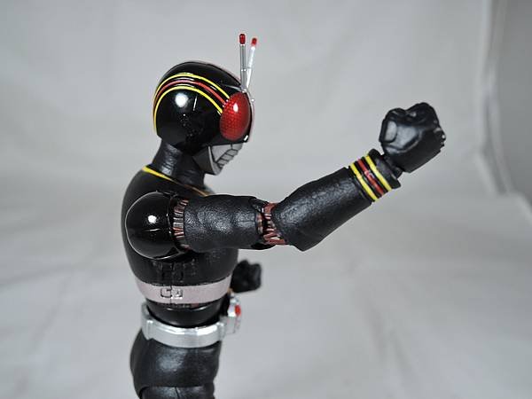 SHF 仮面ライダーブラック (23).JPG