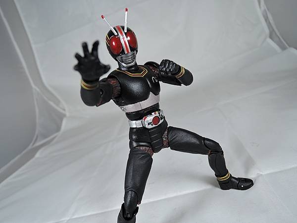 SHF 仮面ライダーブラック (31).JPG