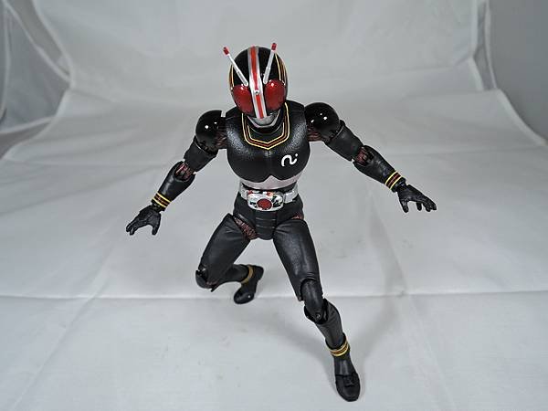 SHF 仮面ライダーブラック (34).JPG