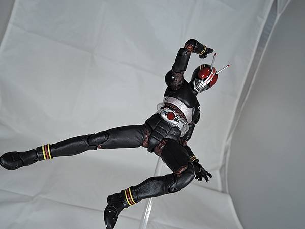 SHF 仮面ライダーブラック (36).JPG