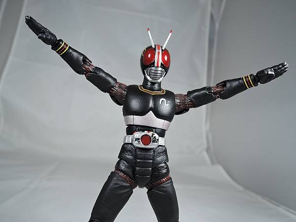 SHF 仮面ライダーブラック (42).JPG