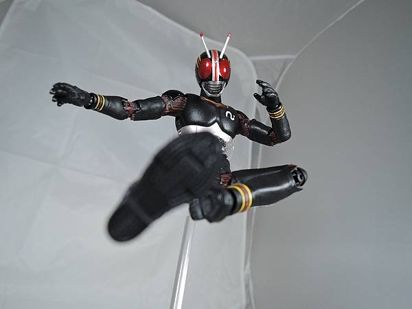 SHF 仮面ライダーブラック (73).JPG