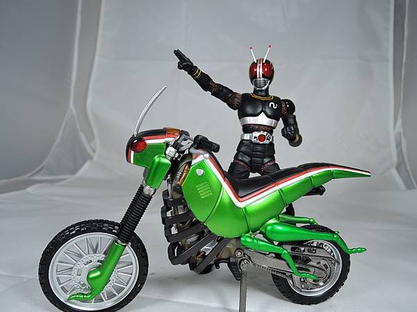 SHF 仮面ライダーブラック (82).JPG