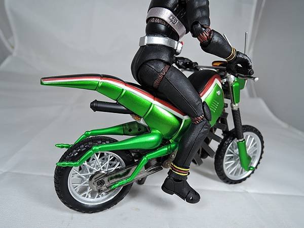 SHF 仮面ライダーブラック (87).JPG