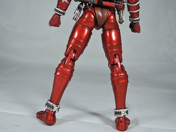 SHF 仮面ライダー響鬼紅＆装甲響鬼 (13).JPG