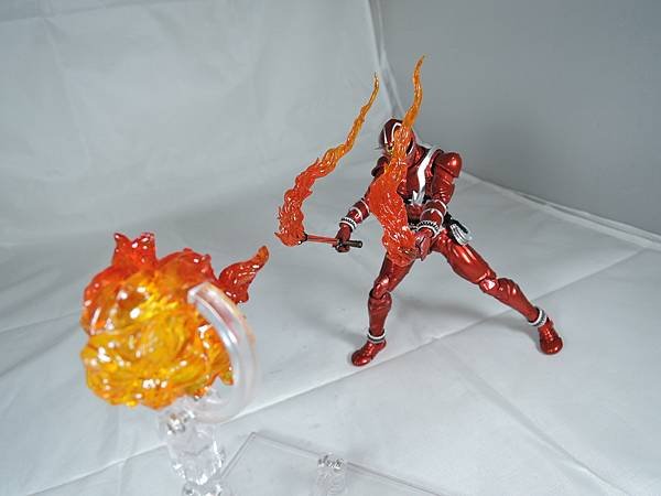 SHF 仮面ライダー響鬼紅＆装甲響鬼 (52).JPG