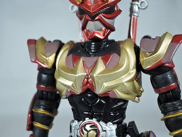 SHF 仮面ライダー響鬼紅＆装甲響鬼 (69).JPG