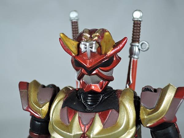 SHF 仮面ライダー響鬼紅＆装甲響鬼 (67).JPG