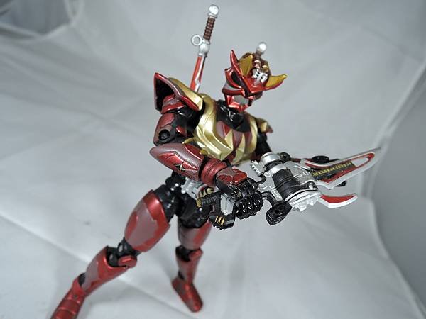 SHF 仮面ライダー響鬼紅＆装甲響鬼 (77).JPG