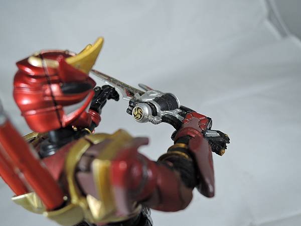 SHF 仮面ライダー響鬼紅＆装甲響鬼 (80).JPG