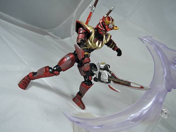 SHF 仮面ライダー響鬼紅＆装甲響鬼 (82).JPG