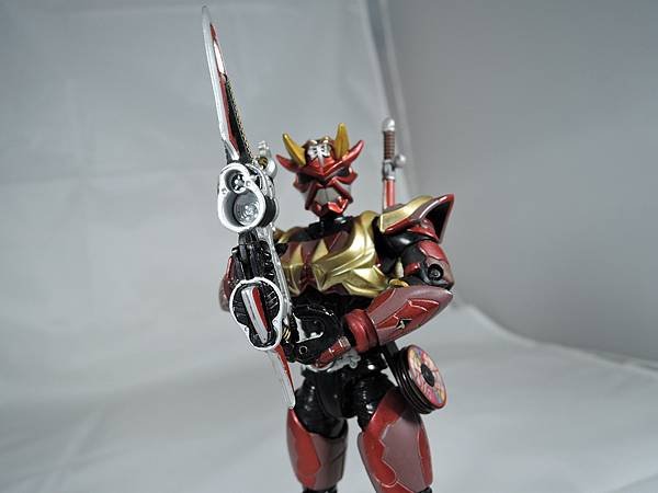 SHF 仮面ライダー響鬼紅＆装甲響鬼 (86).JPG