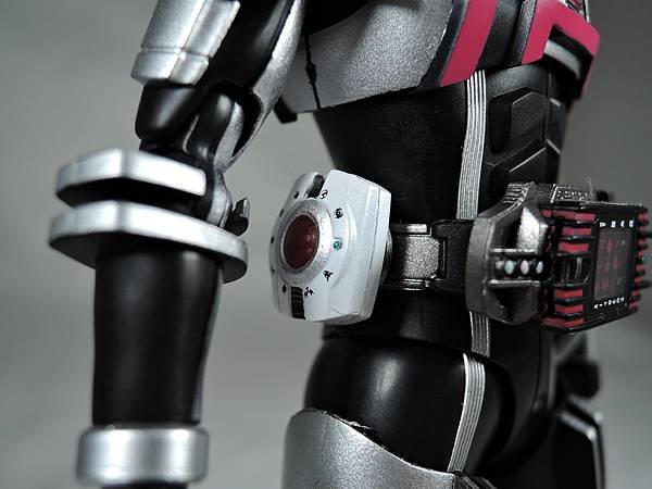 SHF 仮面ライダーディケイド コンプリートフォーム (21).JPG