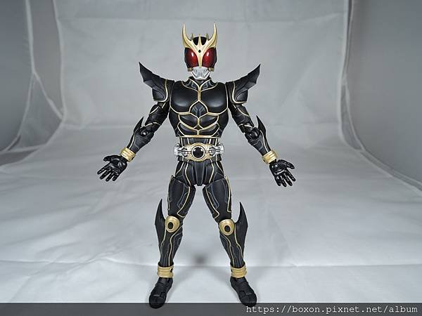 SHF 仮面ライダークウガ アルティメットフォーム (1).JPG