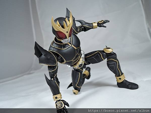 SHF 仮面ライダークウガ アルティメットフォーム (17).JPG