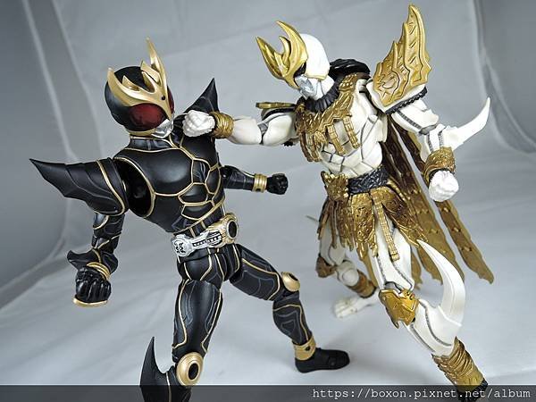 SHF 仮面ライダークウガ アルティメットフォーム (35).JPG