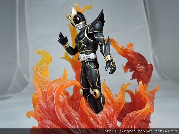 SHF 仮面ライダークウガ アルティメットフォーム (46).JPG