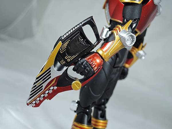 SHF 仮面ライダー龍騎サバイブ (15).JPG