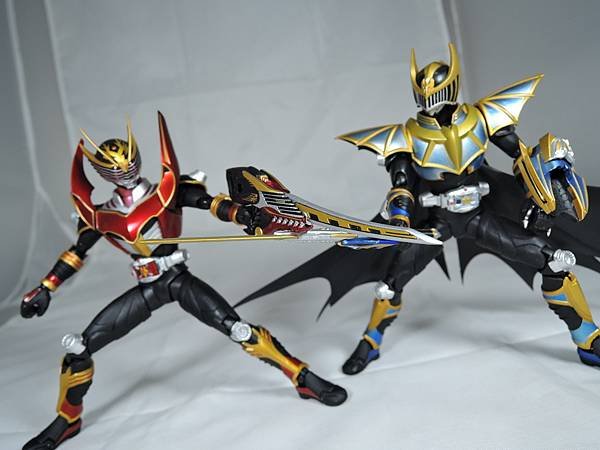 SHF 仮面ライダー龍騎サバイブ (23).JPG