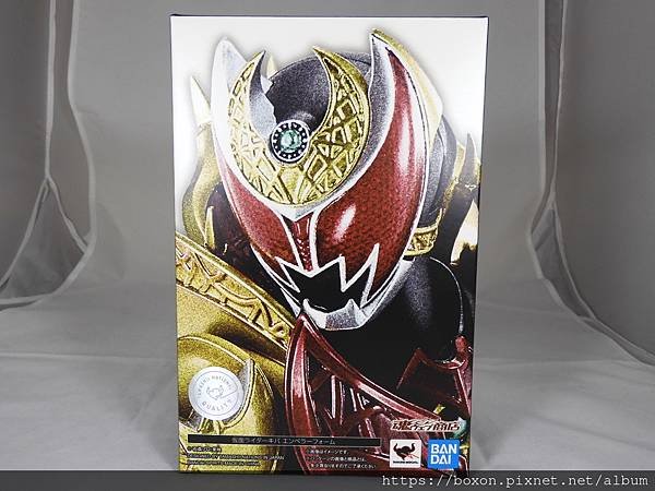 SHF 仮面ライダーキバ エンペラーフォーム (1).JPG