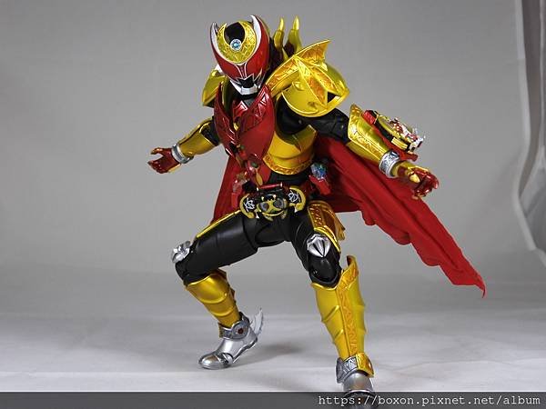 SHF 仮面ライダーキバ エンペラーフォーム (44).JPG