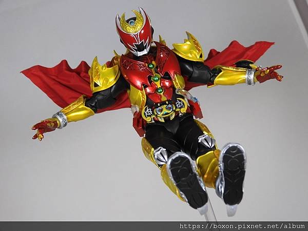 SHF 仮面ライダーキバ エンペラーフォーム (49).JPG