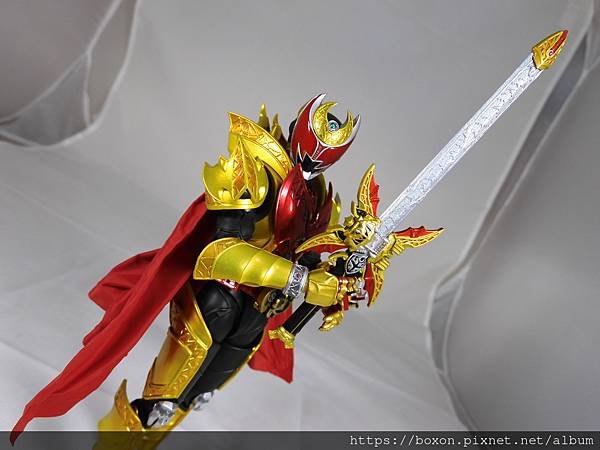 SHF 仮面ライダーキバ エンペラーフォーム (52).JPG