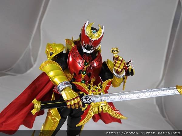 SHF 仮面ライダーキバ エンペラーフォーム (60).JPG