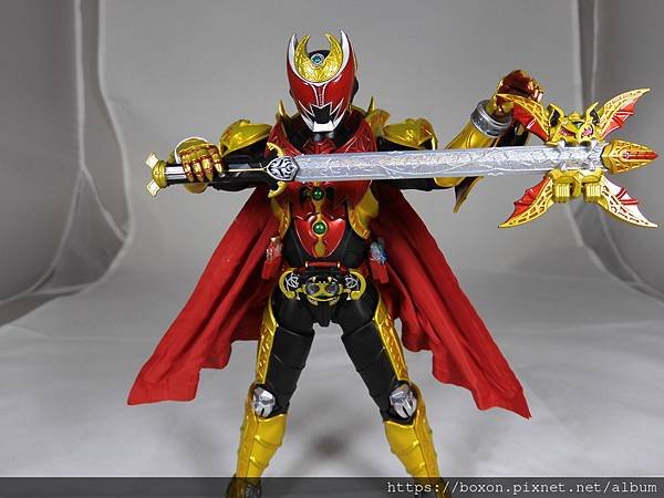 SHF 仮面ライダーキバ エンペラーフォーム (77).JPG