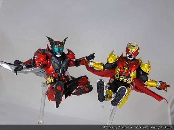 SHF 仮面ライダーキバ エンペラーフォーム (84).JPG