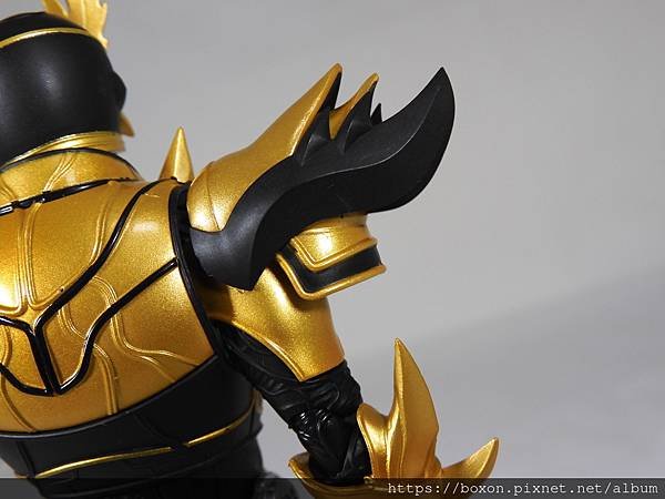 SHF 仮面ライダークウガ ライジングアルティメット (16).JPG