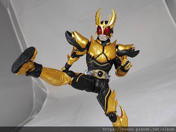 SHF 仮面ライダークウガ ライジングアルティメット (23).JPG