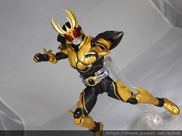 SHF 仮面ライダークウガ ライジングアルティメット (29).JPG