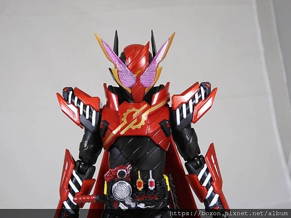 SHF 仮面ライダービルド ラビットラビット＆タンクタンク (16).JPG