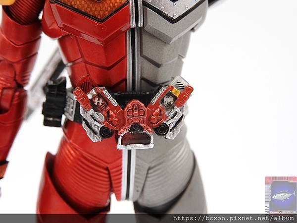 PhotoCap_SHF 仮面ライダーダブル ヒートメタル (6).jpg