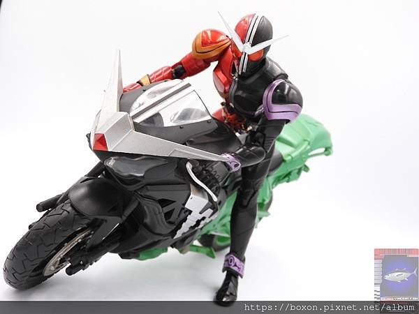 PhotoCap_SHF 仮面ライダーダブル ヒートメタル (78).jpg