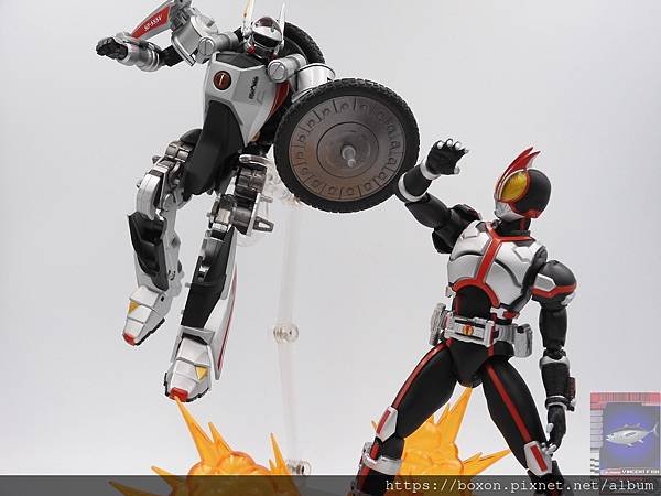 PhotoCap_SHF 仮面ライダーファイズ＆オートーバジン (10).jpg