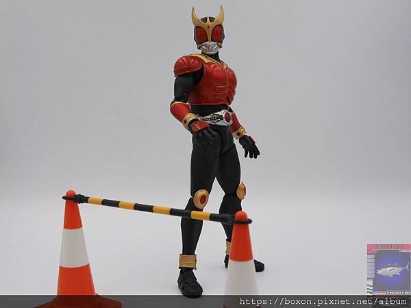 PhotoCap_SHF 仮面ライダークウガ ドラゴンフォーム＆ライジングドラゴン (11).jpg