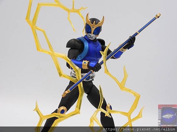 PhotoCap_SHF 仮面ライダークウガ ドラゴンフォーム＆ライジングドラゴン (55).jpg