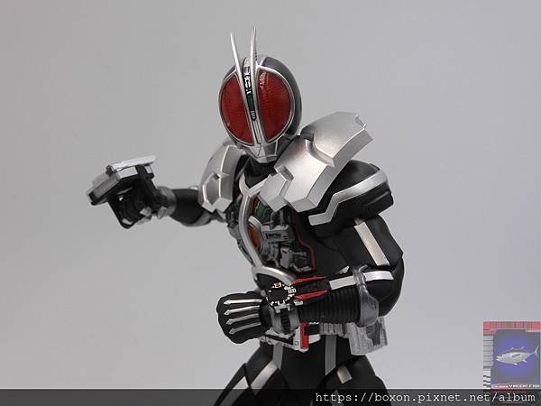 PhotoCap_真骨彫 仮面ライダーファイズ アクセルフォーム (31).jpg