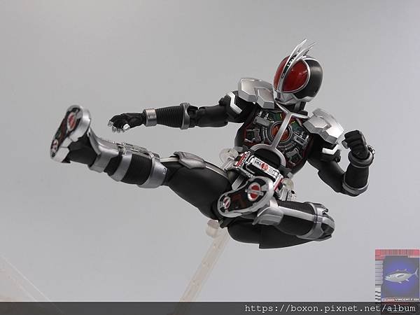 PhotoCap_真骨彫 仮面ライダーファイズ アクセルフォーム (49).jpg