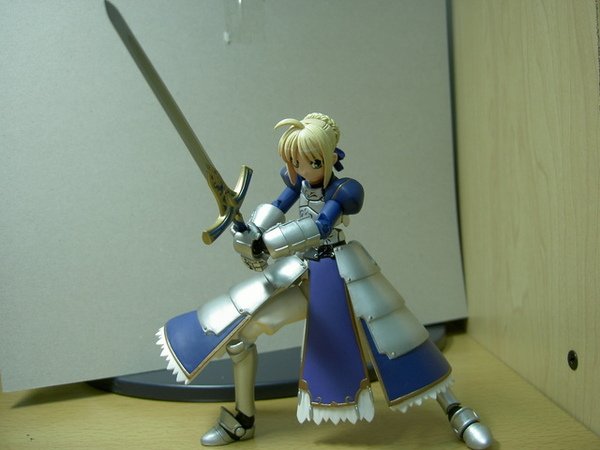 Revoltech ─ Saber