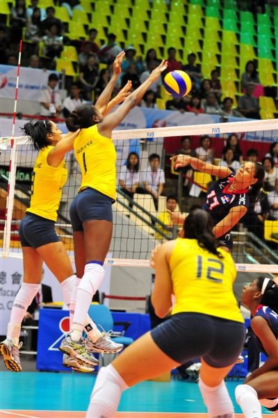 130810-WGP-PE-No23-BRAxDOM-Fabiana3.jpg