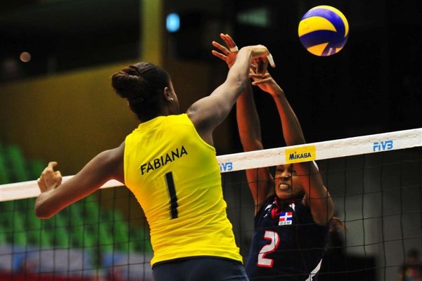 130810-WGP-PE-No23-BRAxDOM-Fabiana2.jpg