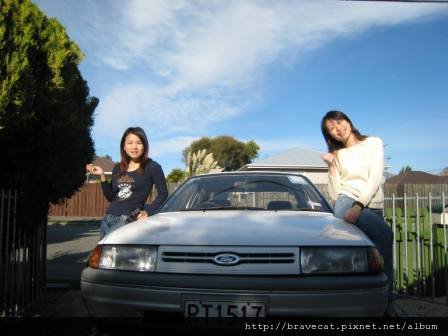 IMG_0747 出發囉!!因為我們的車是白色的,所以幫它取了名字叫&apos;伊莉莎白&apos;.JPG